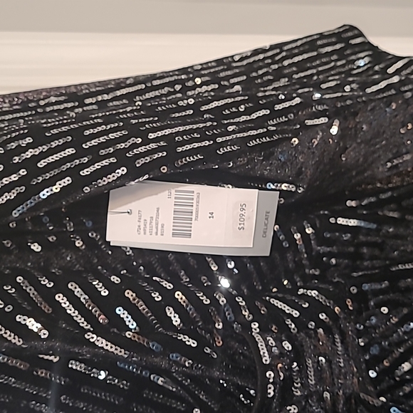 Velvet Sequins Midi Dress - Picture 4 of 4